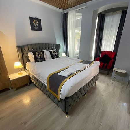 Nefti Red Suite Istanbul Bagian luar foto