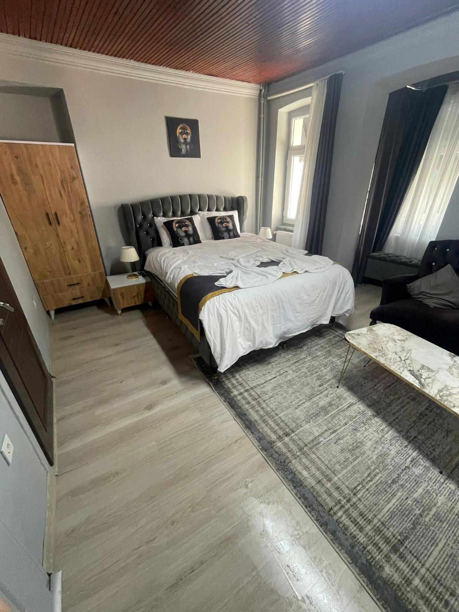 Nefti Red Suite Istanbul Bagian luar foto