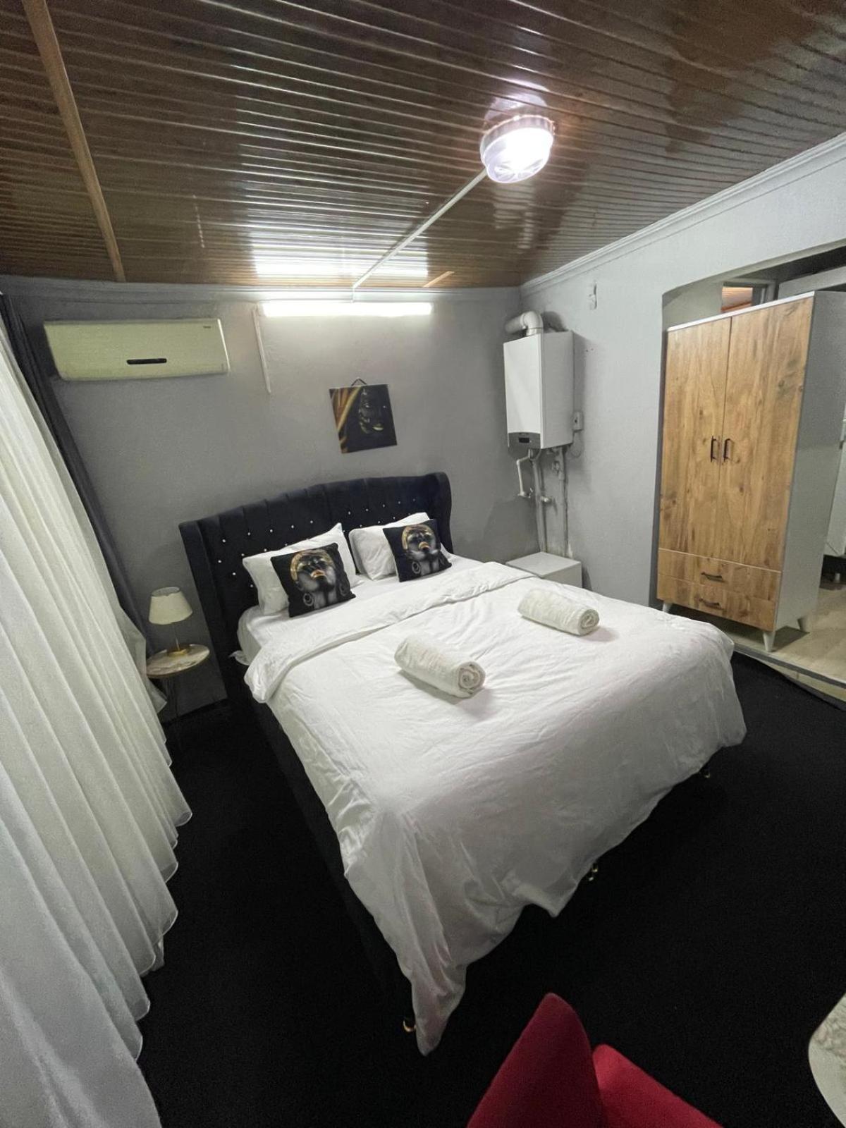 Nefti Red Suite Istanbul Bagian luar foto